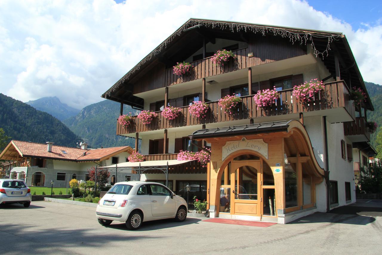 Hotel Lory Pinzolo Exterior foto