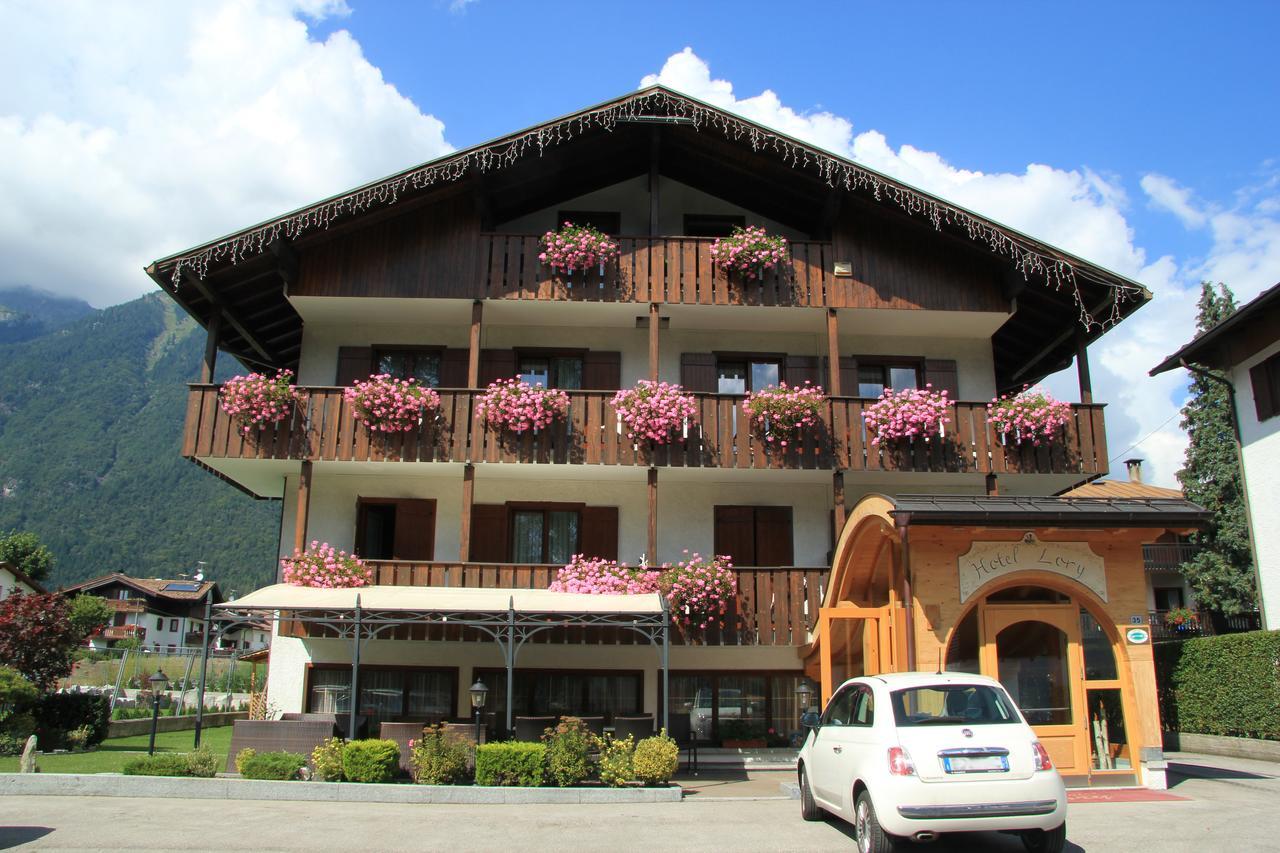 Hotel Lory Pinzolo Exterior foto